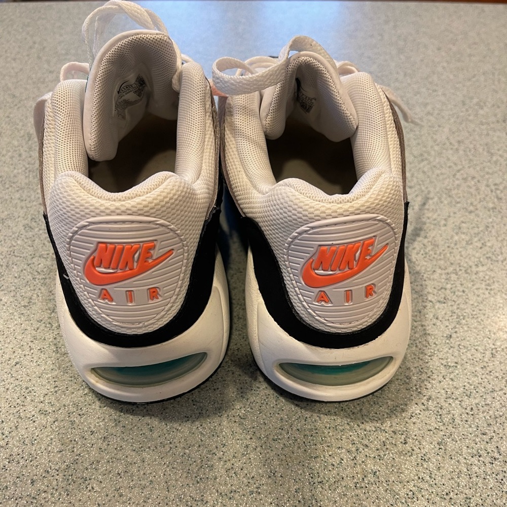 Women’s Nike sneakers size 8